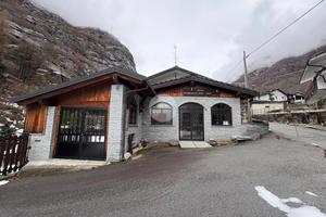 VILLA SINGOLA A LOCANA