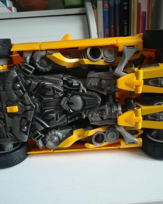 Transformer Bumbleblee a robot camaro 