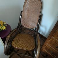 Sedia a dondolo antica 