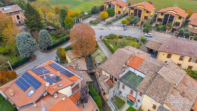 CASA SEMINDIPENDENTE A LESIGNANO DE' BAGNI