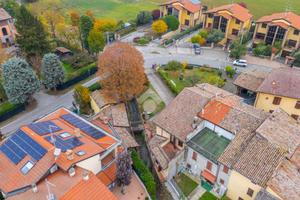CASA SEMINDIPENDENTE A LESIGNANO DE' BAGNI