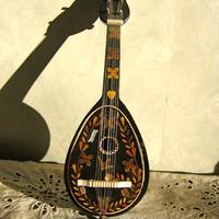 Carillon a forma di mandolino