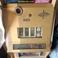Slot machine a centolire anni sessanta.