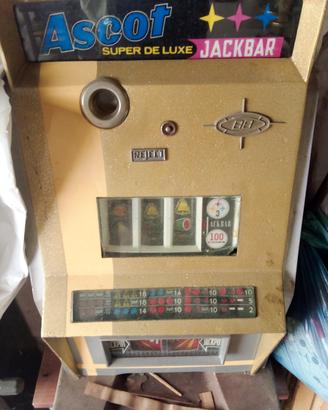 Slot machine a centolire anni sessanta.