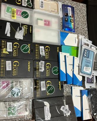 ACCESSORI X TELEFONI TABLET  DI CIRCA 40 PEZZI