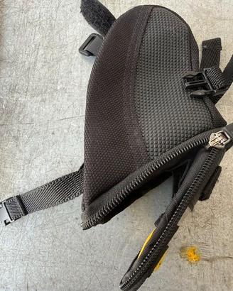 BORSA SOTTO SELLA