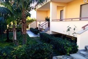 Settembre: appartamento con giardino