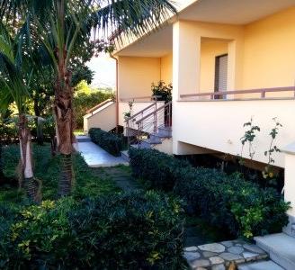Settembre: appartamento con giardino