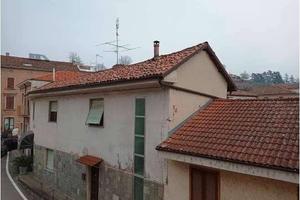 Immobile in asta di 368 m² con 5 locali a Momberce