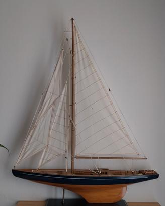 modellino in legno statico  barca a vela