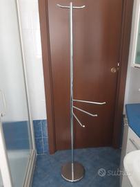 Piantana per accappatoi acciaio e accessorio pe