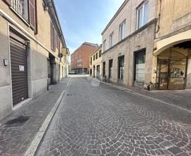 NEGOZIO A LISSONE