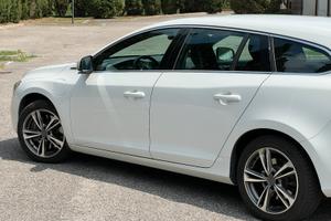 volvo v60 D6 AWD Plugin hybrid