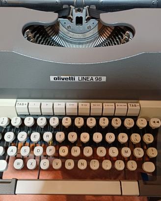 Macchina da scrivere Olivetti