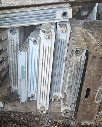 termosifoni, mattoni e materiali edilizi vari