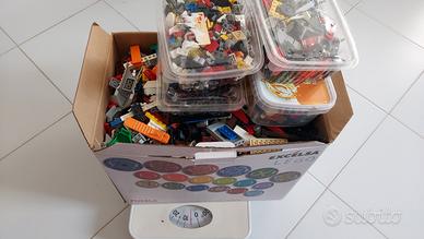 Lotto LEGO sfuso 6kg + 14 personaggi + accessori