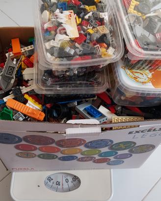 Lotto LEGO sfuso 6kg + 14 personaggi + accessori