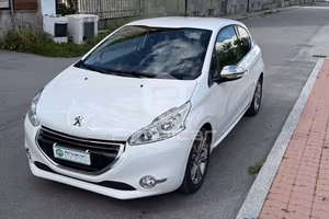 PEUGEOT 208 1° serie 1.4 HDi 68 CV 3 porte Allure