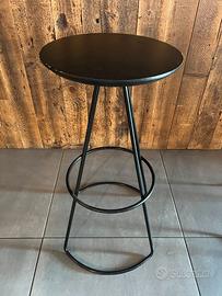 Sgabello Nero in vero legno e telaio in acciaio