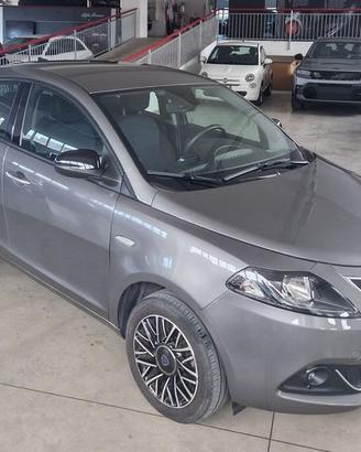 Lancia Ypsilon 1.0 firefly hybrid Platino s&s...