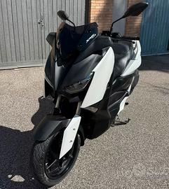 Yamaha xmax 300