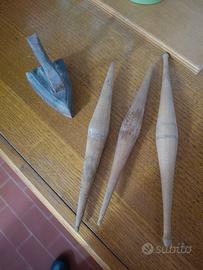 una lastra e tre fusi