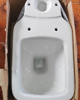 Wc con cassetta esterna