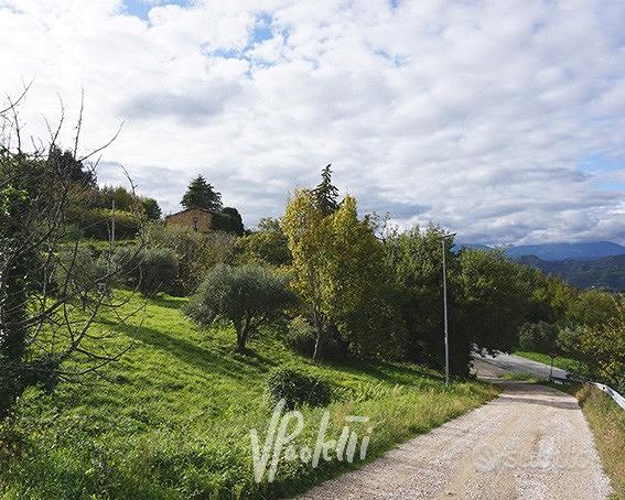 Casale con terreno a 3 km da Ascoli Piceno - Vista 3