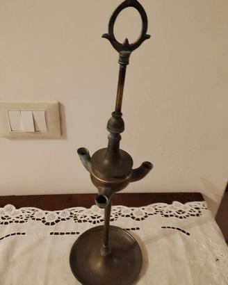 antica lampada ad olio