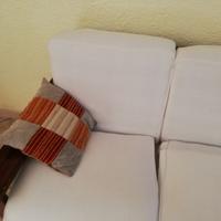 Divano e poltrone in legno massello.