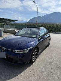 Volkswagen Golf 8 2.0 TDI Tetto Panoramico io