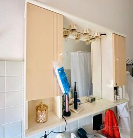 Mobile armadietto per il bagno con specchio e luci