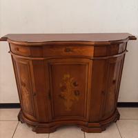credenza vintage in legno con intarsi floreali