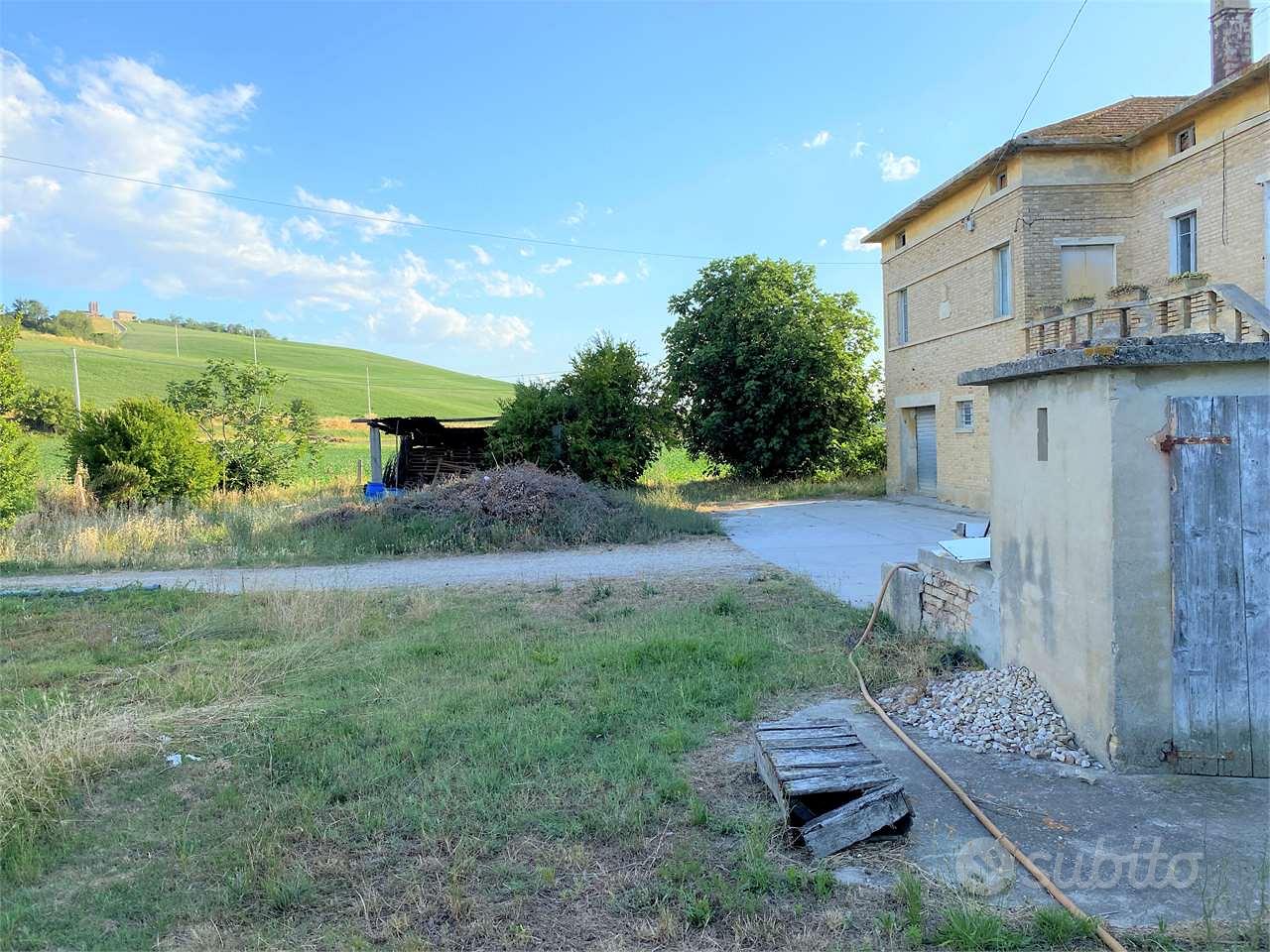 STUPENDA SOLUZIONE IMMERSA nel VERDE - Vista 5