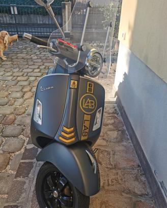 Piaggio Vespa 300 GTS - 2021