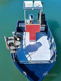 barca in vetroresina con motori nuovi e licenza 