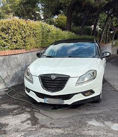 € 3500 Lancia Delta Platino