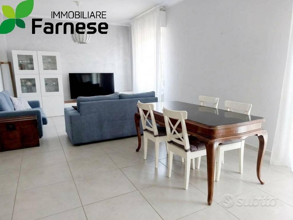 Appartamento di 164 m² con più di 5 locali e box a