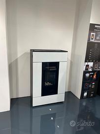 Stufa a pellet SlimQuadro Lumia 10,2kW 5 stelle