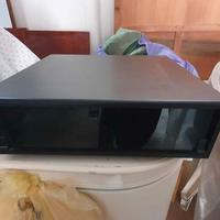 Contenitore nero rigido, con sportello in vetro