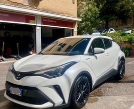 Toyota C-HR 1.8 HYBRID E-CVT LOUNGE