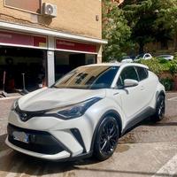 Toyota C-HR 1.8 HYBRID E-CVT LOUNGE