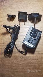 Caricatore USB con adattatori internazionali