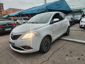 Lancia Ypsilon 1.2 69 CV 5 porte GPL Ecochic Plati