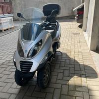 Piaggio MP3. 400