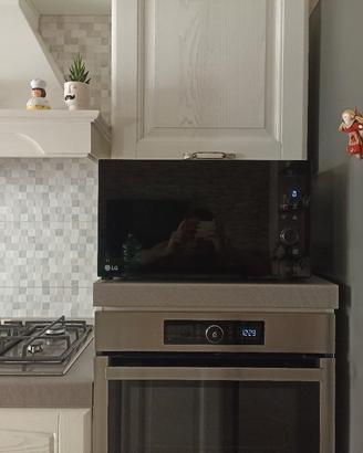 Microonde  LG Smart inverter con Grill al quarzo