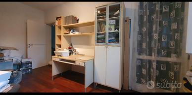 libreria con scrivania