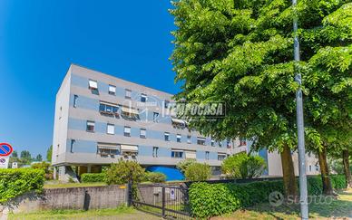 6LOCALI CON DOPPIO BALCONE VICINANZA CENTRO