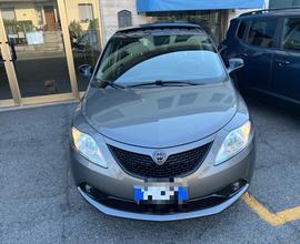 Lancia Ypsilon 1.2 69 CV 5 porte Platinum tetto ap