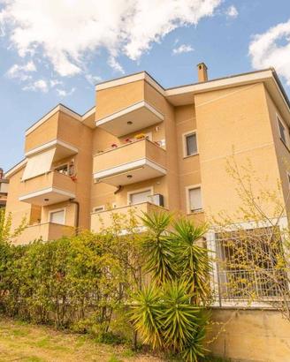 Attico / Mansarda di 95 m² con 3 locali a Roma